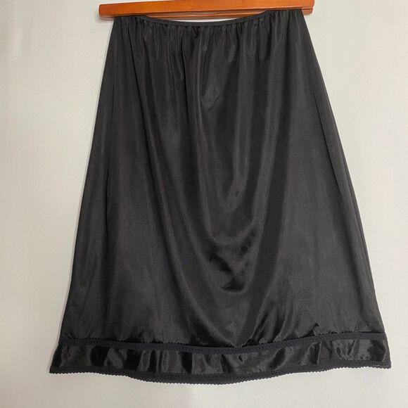 VTG Black Slip Skirt Split Side Lace Border Made in USA Size Medium - Picture 2 of 11